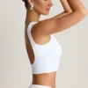Ceylon Tanktop mit drapiertem Rückenausschnitt in Weiß Ceylon Tanktop mit drapiertem Rückenausschnitt in Weiß