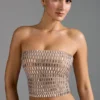 Charnelle Bandeau-Oberteil mit Verzierung in Mandel Charnelle Bandeau-Oberteil mit Verzierung in Mandel