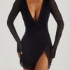 Chelsea verziertes Wickel-A-Linien-Minikleid in Schwarz Chelsea verziertes Wickel-A-Linien-Minikleid in Schwarz
