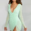 Chelsea verziertes Wickel-Minikleid in A-Linie in Mint Chelsea verziertes Wickel-Minikleid in A-Linie in Mint