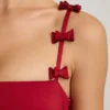 Cirilla Minikleid mit Schleifenverzierung und gerafftem Bubble-Saum in True Red