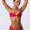 Clearwater Bikinioberteil mit Rüschen und Neckholder in Himbeerrosa Clearwater Bikinioberteil mit Rüschen und Neckholder in Himbeerrosa