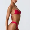 Clearwater Bikinioberteil mit Rüschen und Neckholder in Himbeerrosa Clearwater Bikinioberteil mit Rüschen und Neckholder in Himbeerrosa