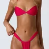 Clearwater Bikinioberteil mit Rüschen und Neckholder in Himbeerrosa Clearwater Bikinioberteil mit Rüschen und Neckholder in Himbeerrosa