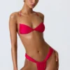 Clearwater Bikinioberteil mit Rüschen und Neckholder in Himbeerrosa Clearwater Bikinioberteil mit Rüschen und Neckholder in Himbeerrosa