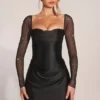 Clemmie Langarm-Minikleid mit Drapierung in Schwarz Clemmie Langarm-Minikleid mit Drapierung in Schwarz
