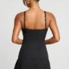 Clover Minikleid aus gebürstetem Twill mit tiefem Taillenbund in Schwarz