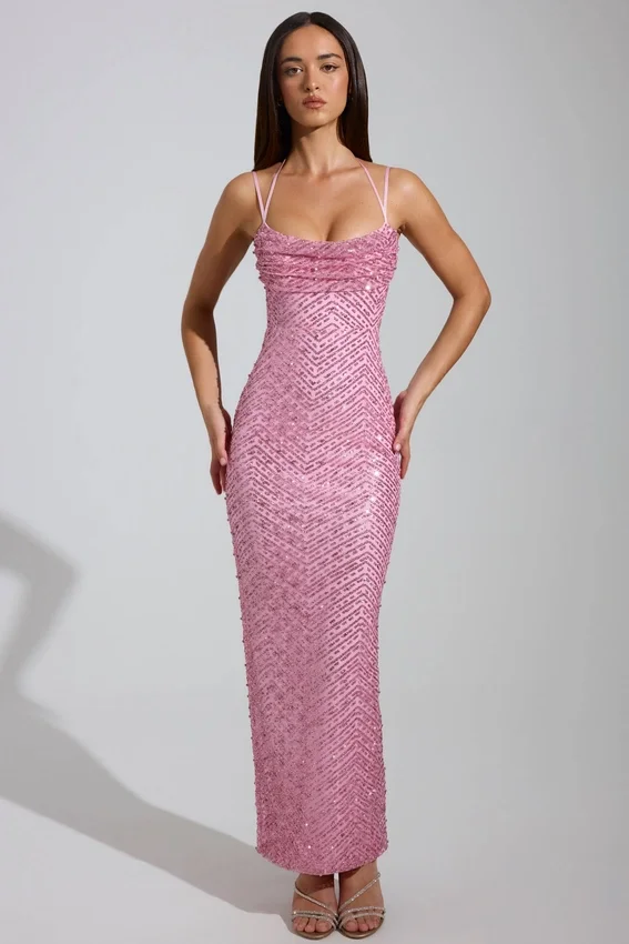 Constance Maxikleid mit verziertem Rollkragen in Rosa Constance Maxikleid mit verziertem Rollkragen in Rosa
