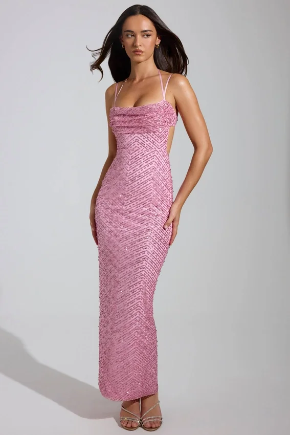 Constance Maxikleid mit verziertem Rollkragen in Rosa Constance Maxikleid mit verziertem Rollkragen in Rosa