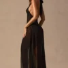 Coralie Maxikleid mit Neckholder in Schwarz Coralie Maxikleid mit Neckholder in Schwarz