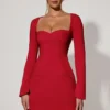 Corinne Minikleid mit Herzausschnitt, langen Ärmeln und A-Linien-Schnitt in Rot Corinne Minikleid mit Herzausschnitt, langen Ärmeln und A-Linien-Schnitt in Rot