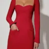 Corinne Minikleid mit Herzausschnitt, langen Ärmeln und A-Linien-Schnitt in Rot Corinne Minikleid mit Herzausschnitt, langen Ärmeln und A-Linien-Schnitt in Rot