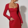 Corinne Minikleid mit Herzausschnitt, langen Ärmeln und A-Linien-Schnitt in Rot Corinne Minikleid mit Herzausschnitt, langen Ärmeln und A-Linien-Schnitt in Rot