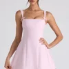 Cressida Minikleid in A-Linie mit Plissee und Schleifendetail in zartem Rosa Cressida Minikleid in A-Linie mit Plissee und Schleifendetail in zartem Rosa