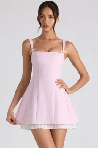 Cressida Minikleid in A-Linie mit Plissee und Schleifendetail in zartem Rosa