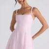 Cressida Minikleid in A-Linie mit Plissee und Schleifendetail in zartem Rosa Cressida Minikleid in A-Linie mit Plissee und Schleifendetail in zartem Rosa