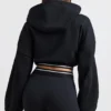 Cropped-Hoodie aus Stretch-Baumwollfleece in Schwarz Cropped-Hoodie aus Stretch-Baumwollfleece in Schwarz
