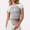 Cropped-T-Shirt mit Grafikprint in Grau meliert Cropped-T-Shirt mit Grafikprint in Grau meliert