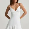 Daria Minikleid mit Schnürung und tiefem Taillenbund in Weiß Daria Minikleid mit Schnürung und tiefem Taillenbund in Weiß