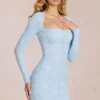 Darla Minikleid mit gewellter Spitze und langen Ärmeln in Powder Blue Darla Minikleid mit gewellter Spitze und langen Ärmeln in Powder Blue