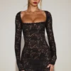 Darla – Transparentes Minikleid mit Wellenkante und langen Ärmeln in Schwarz Darla – Transparentes Minikleid mit Wellenkante und langen Ärmeln in Schwarz