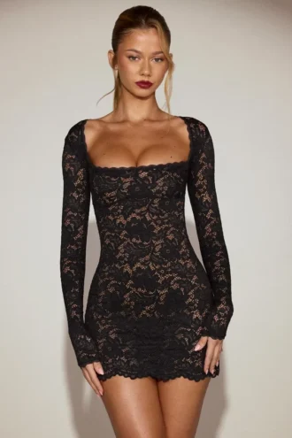 Darla – Transparentes Minikleid mit Wellenkante und langen Ärmeln in Schwarz