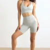 Define Luxe Biker-Shorts mit hoher Taille in Fog Define Luxe Biker-Shorts mit hoher Taille in Fog