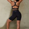 Define Luxe Bikershorts mit hoher Taille in Schwarz Define Luxe Bikershorts mit hoher Taille in Schwarz