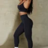 Define Luxe Leggings mit hoher Taille in Schwarz Define Luxe Leggings mit hoher Taille in Schwarz