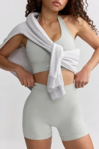 Define Luxe Mini-Shorts mit hoher Taille in Grau