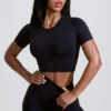 Define Luxe Mini-Shorts mit hoher Taille in Schwarz Define Luxe Mini-Shorts mit hoher Taille in Schwarz