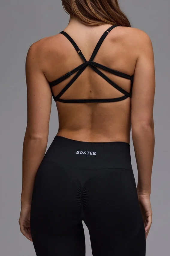 Define Luxe Multiway-Sport-BH mit offenem Rücken in Schwarz Define Luxe Multiway-Sport-BH mit offenem Rücken in Schwarz