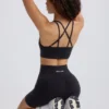 Define Luxe Sport-BH mit Trägern in Schwarz Define Luxe Sport-BH mit Trägern in Schwarz
