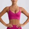 Define Luxe Sport-BH mit V-Ausschnitt in Berry Define Luxe Sport-BH mit V-Ausschnitt in Berry