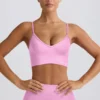 Define Luxe Sport-BH mit V-Ausschnitt in Bubblegum-Pink Define Luxe Sport-BH mit V-Ausschnitt in Bubblegum-Pink