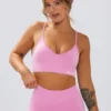 Define Luxe Sport-BH mit V-Ausschnitt in Bubblegum-Pink Define Luxe Sport-BH mit V-Ausschnitt in Bubblegum-Pink