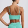 Define Luxe Sport-BH mit V-Ausschnitt in Mint Define Luxe Sport-BH mit V-Ausschnitt in Mint