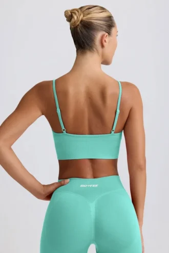 Define Luxe Sport-BH mit V-Ausschnitt in Mint