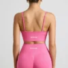 Define Luxe Sport-BH mit V-Ausschnitt in Pink Define Luxe Sport-BH mit V-Ausschnitt in Pink