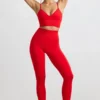 Define Luxe Sport-BH mit V-Ausschnitt in Rot Define Luxe Sport-BH mit V-Ausschnitt in Rot