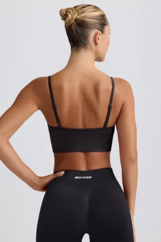 Define Luxe Sport-BH mit V-Ausschnitt in Schwarz