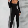 Delanie Jumpsuit mit quadratischem Ausschnitt und langen Ärmeln in Schwarz