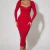 Deliana Midaxi-Kleid mit Lagen-BH-Detail und Rüschen in Rot Deliana Midaxi-Kleid mit Lagen-BH-Detail und Rüschen in Rot