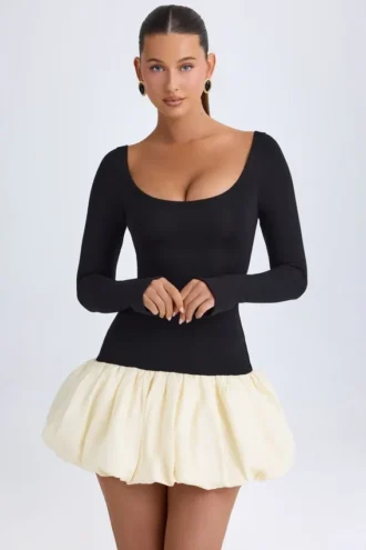 Delphi Modal-Minikleid mit U-Ausschnitt, tiefem Taillenbund und ausgestellter Säume in Vanille