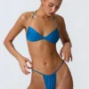 Clearwater verziertes, gerafftes Bikini-Oberteil mit Neckholder in Ozeanblau Clearwater verziertes, gerafftes Bikini-Oberteil mit Neckholder in Ozeanblau