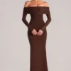 Depny schulterfreies Langarm-Maxikleid in Schokoladenbraun