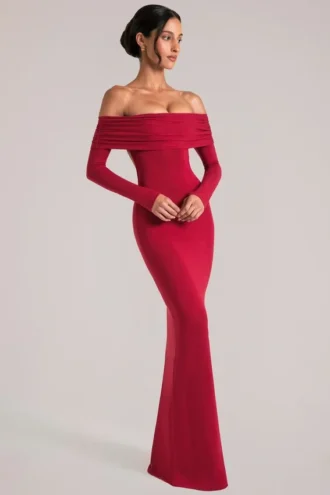 Depny schulterfreies Maxikleid mit langen Ärmeln in Kirschrot