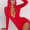 Desdemona Langarm-Maxikleid mit Kapuze in Feuerrot