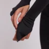 Desdemona Maxikleid mit Kapuze und langen Ärmeln in Schwarz Desdemona Maxikleid mit Kapuze und langen Ärmeln in Schwarz