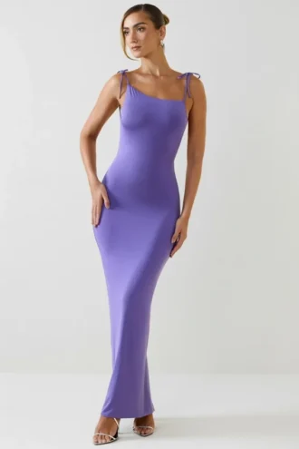 Devika Maxikleid mit Rüschen und rückenfreiem Ausschnitt in Violett